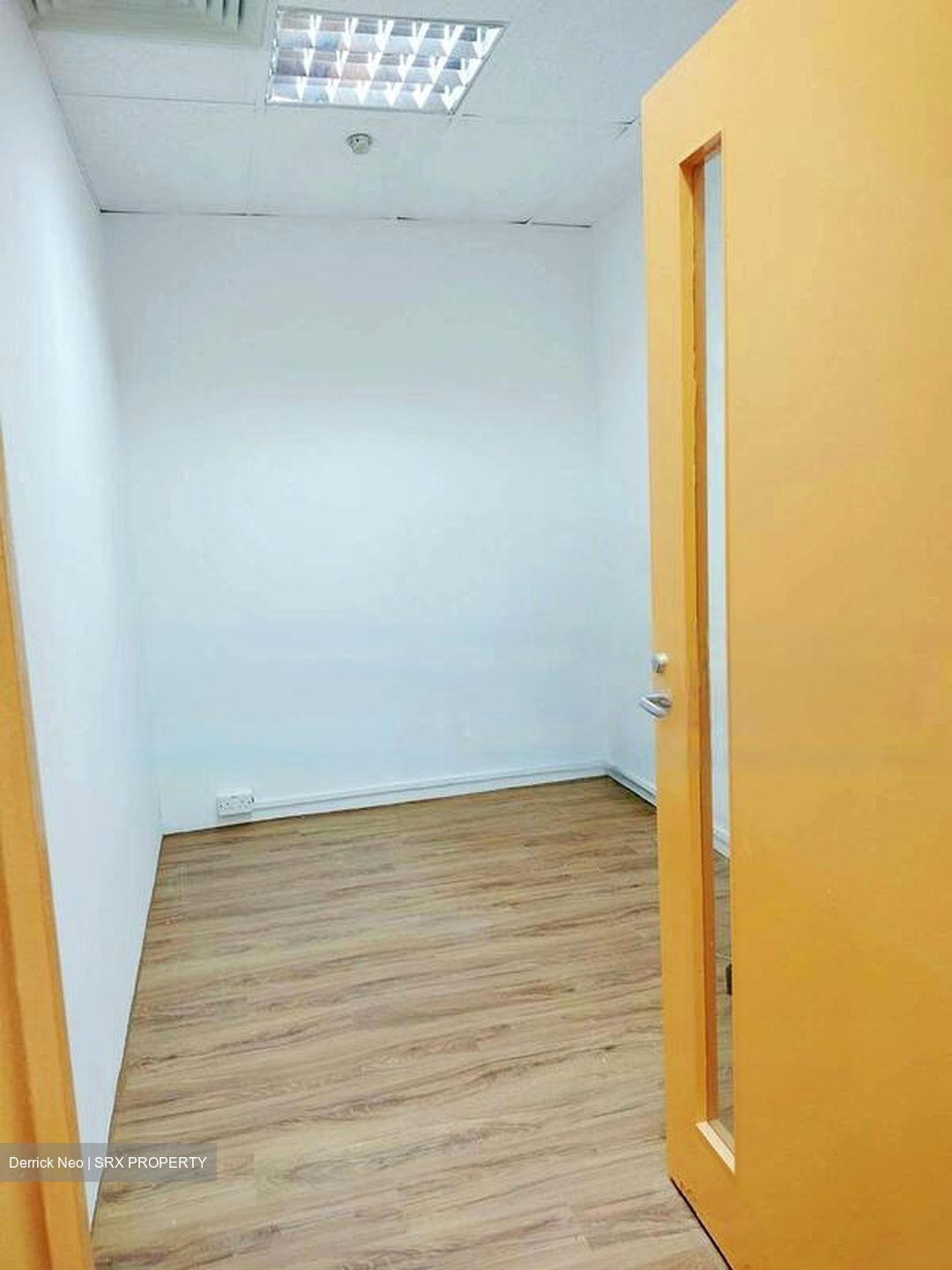 Golden Mile Tower (D7), Office #474927941
